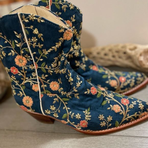 Mono Free People Eloise Embroidered Navy/Gold Floral Ankle Boots Sz 7/38 New - Picture 11 of 12